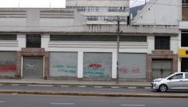 Graffiti in Quito reads: "Criminal government, October will return!" Photo: Zoe PC