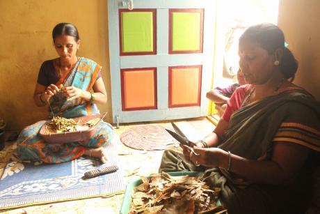 01 - Balamani Ambaiah Mergu, a beedi worker (on the right), at her house in Kumbhari.jpg