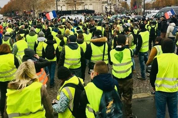 yellow vests protest