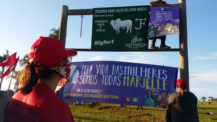 Landless women occupy farm of João "de Deus"