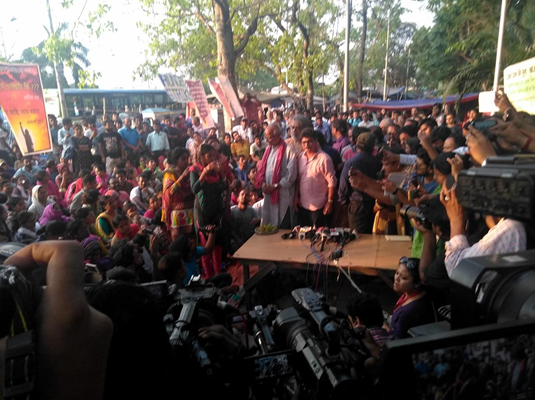 SSC Candidates in Bengal Withdraw Hunger Strike After CM Forced to Accept Demand