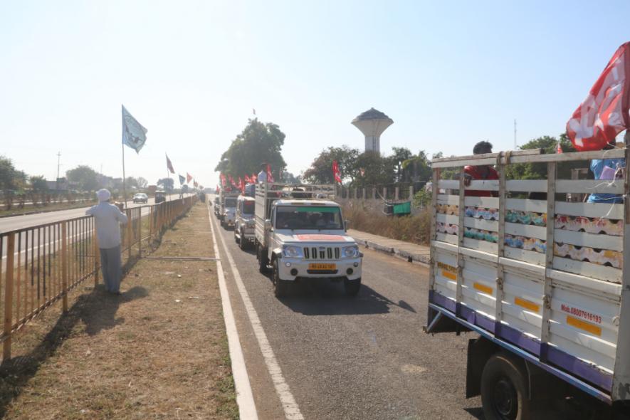 Maharashtra farmers march to Delhi