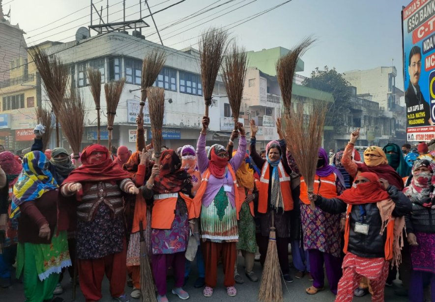 meerut sanitation workers.