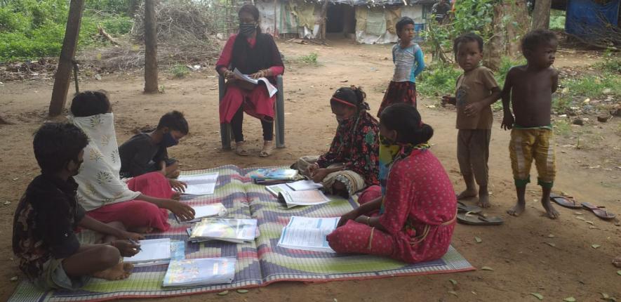 At the brick kiln site one teacher teaching students (Photo Courtesy- Rajalaxmi)