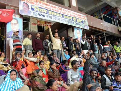 Bihar Sanitation Workers Continue Strike on Fourth day as Garbage Piles up