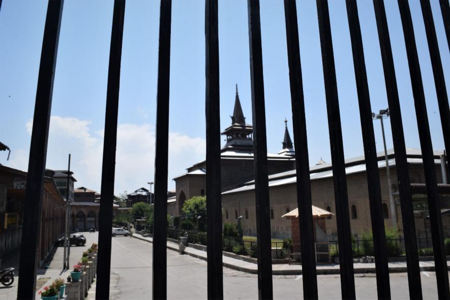 J&K: Friday Prayers Barred at Central Jama Masjid