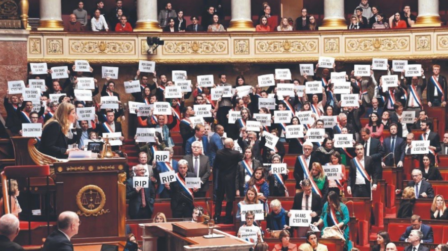 Protest inside the French National Assembly. (Photo: via l’ Humanite)