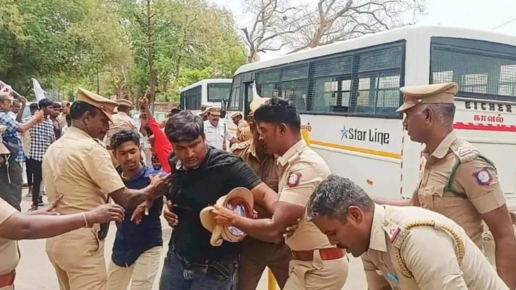 SFI activists were detained by the police while marching towards the Thanjavur range DIG office on April 26.