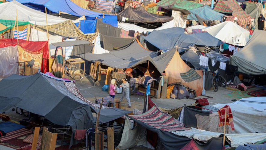 Refugees at a UNRWA shelter in Gaza. File Photo: Rizek Abdeljawad/Xinhua